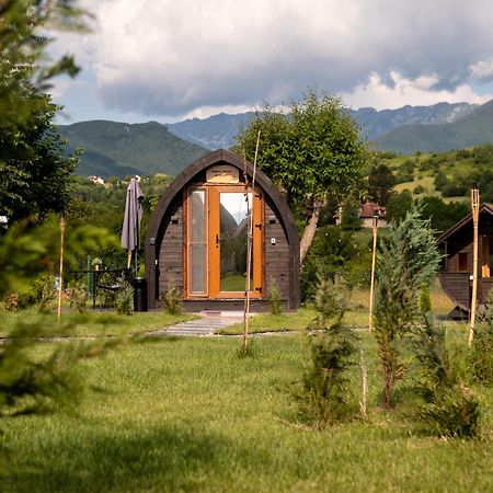 Glamp In Style Pods Resort Bran  Exterior foto