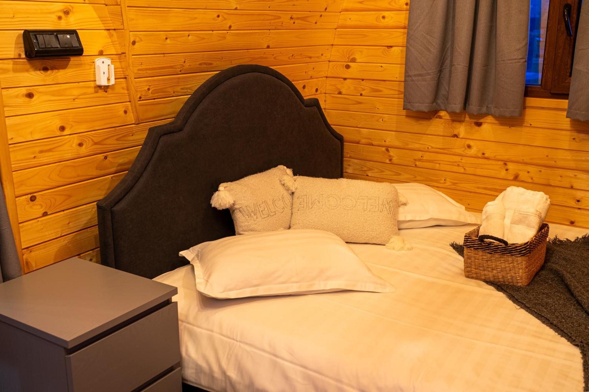Glamp In Style Pods Resort Bran  Exterior foto