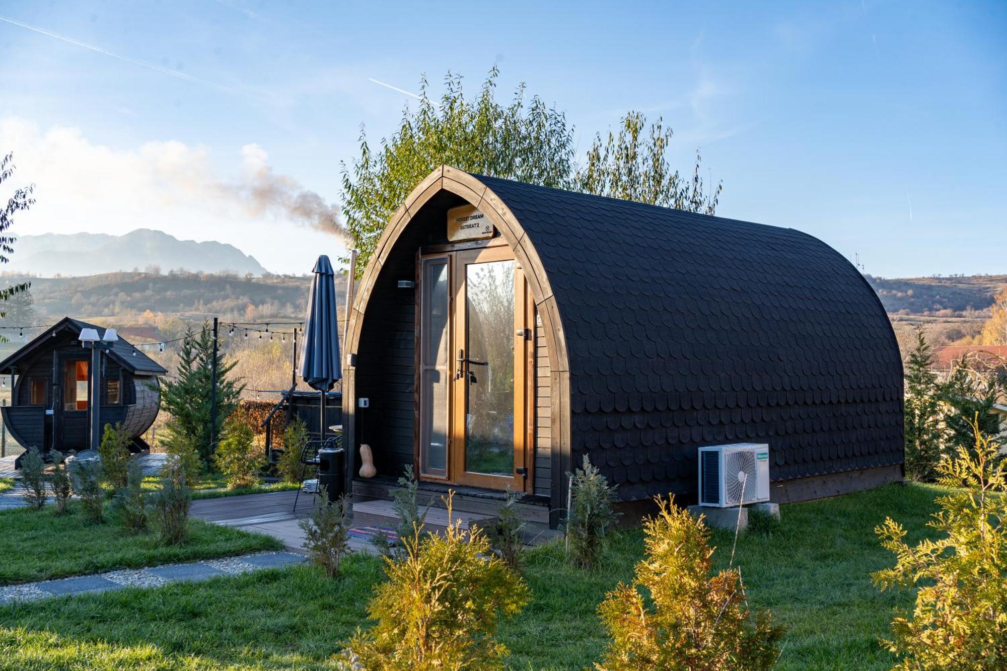 Glamp In Style Pods Resort Bran  Exterior foto