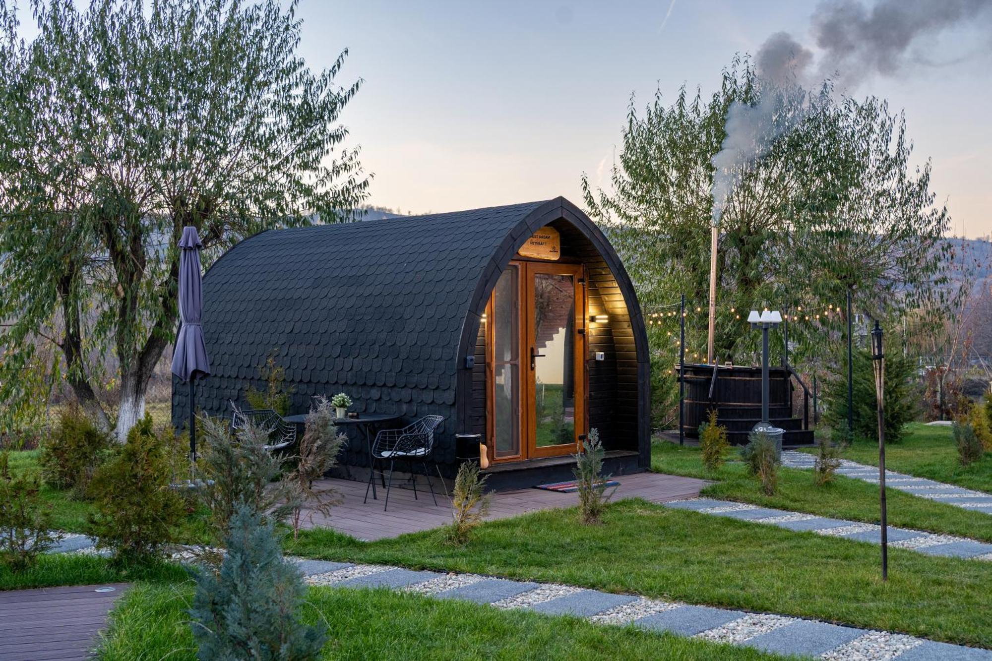 Glamp In Style Pods Resort Bran  Exterior foto