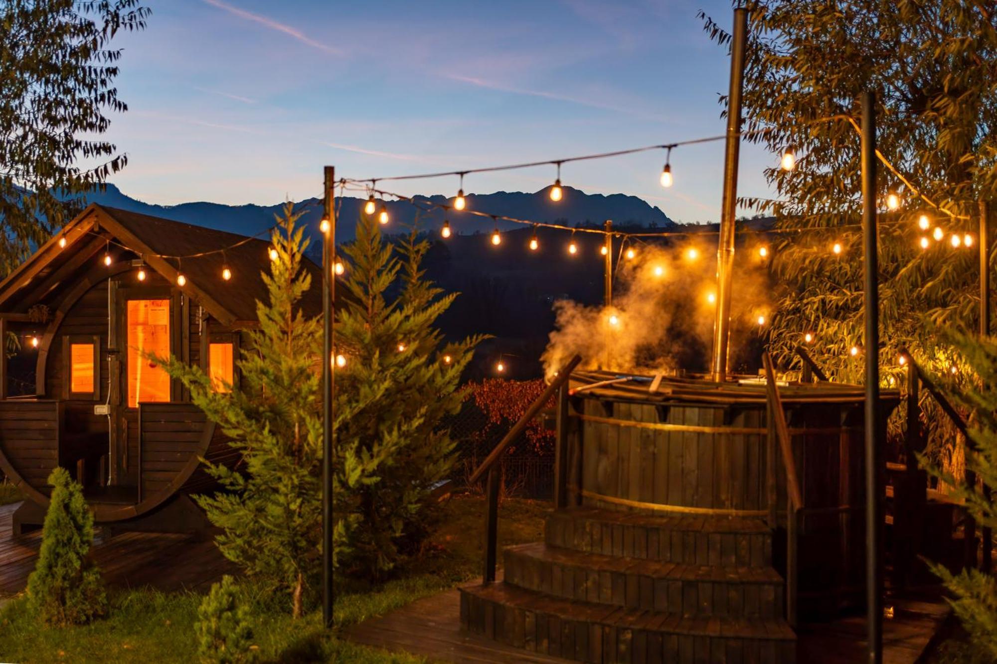 Glamp In Style Pods Resort Bran  Exterior foto