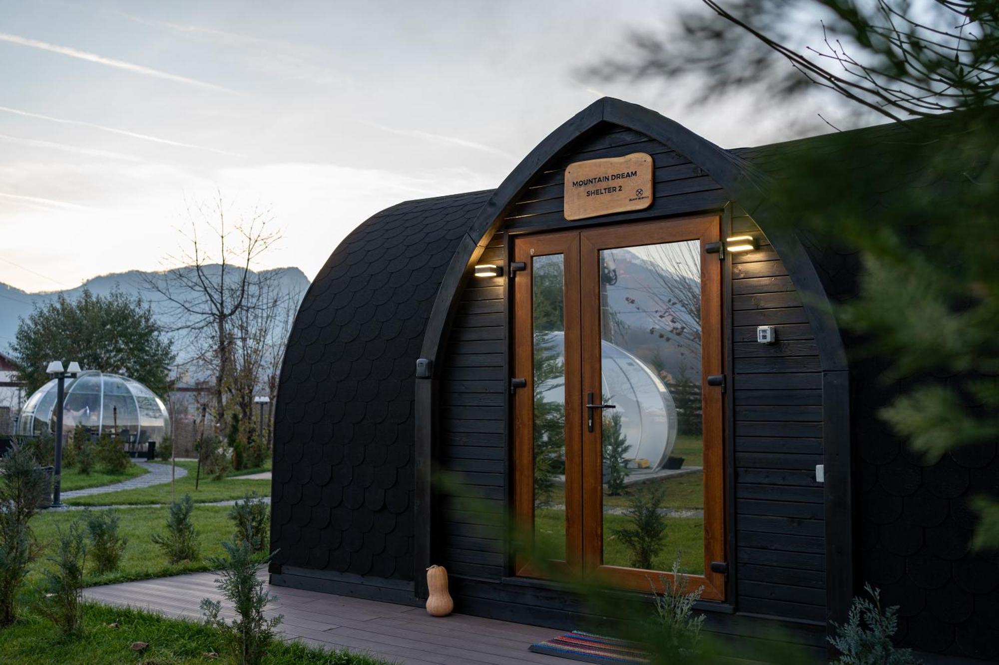 Glamp In Style Pods Resort Bran  Exterior foto