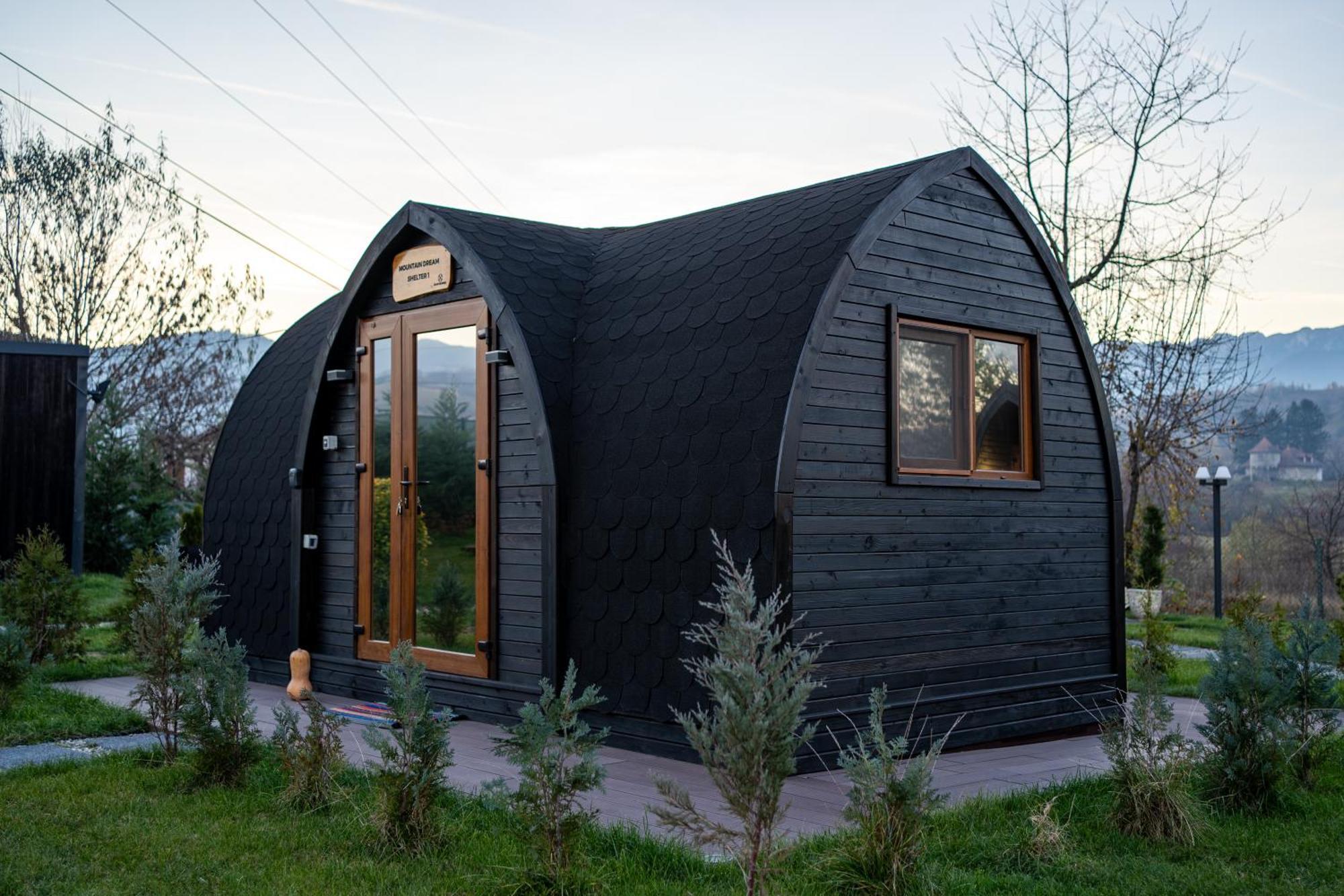 Glamp In Style Pods Resort Bran  Exterior foto