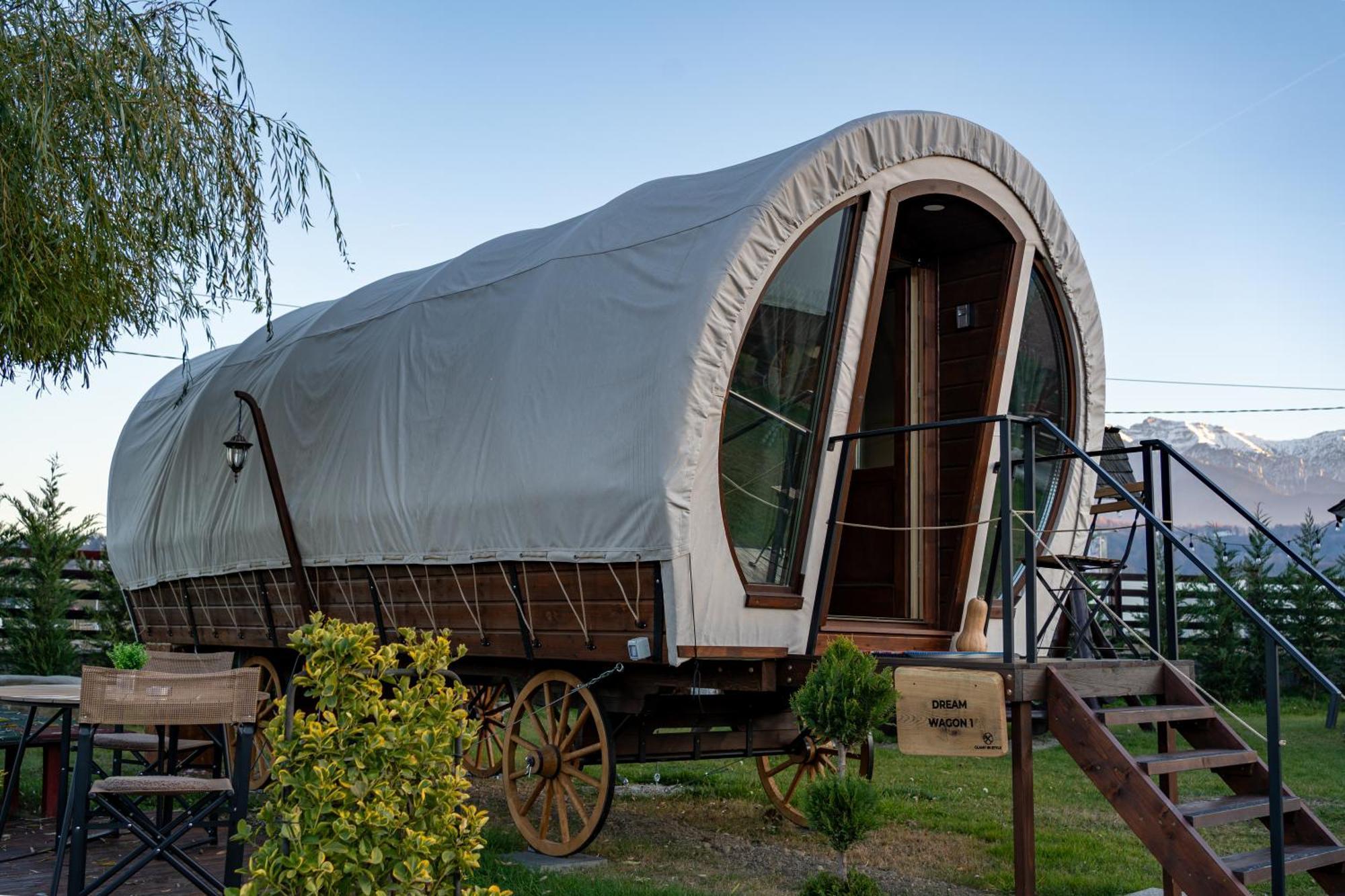 Glamp In Style Pods Resort Bran  Exterior foto