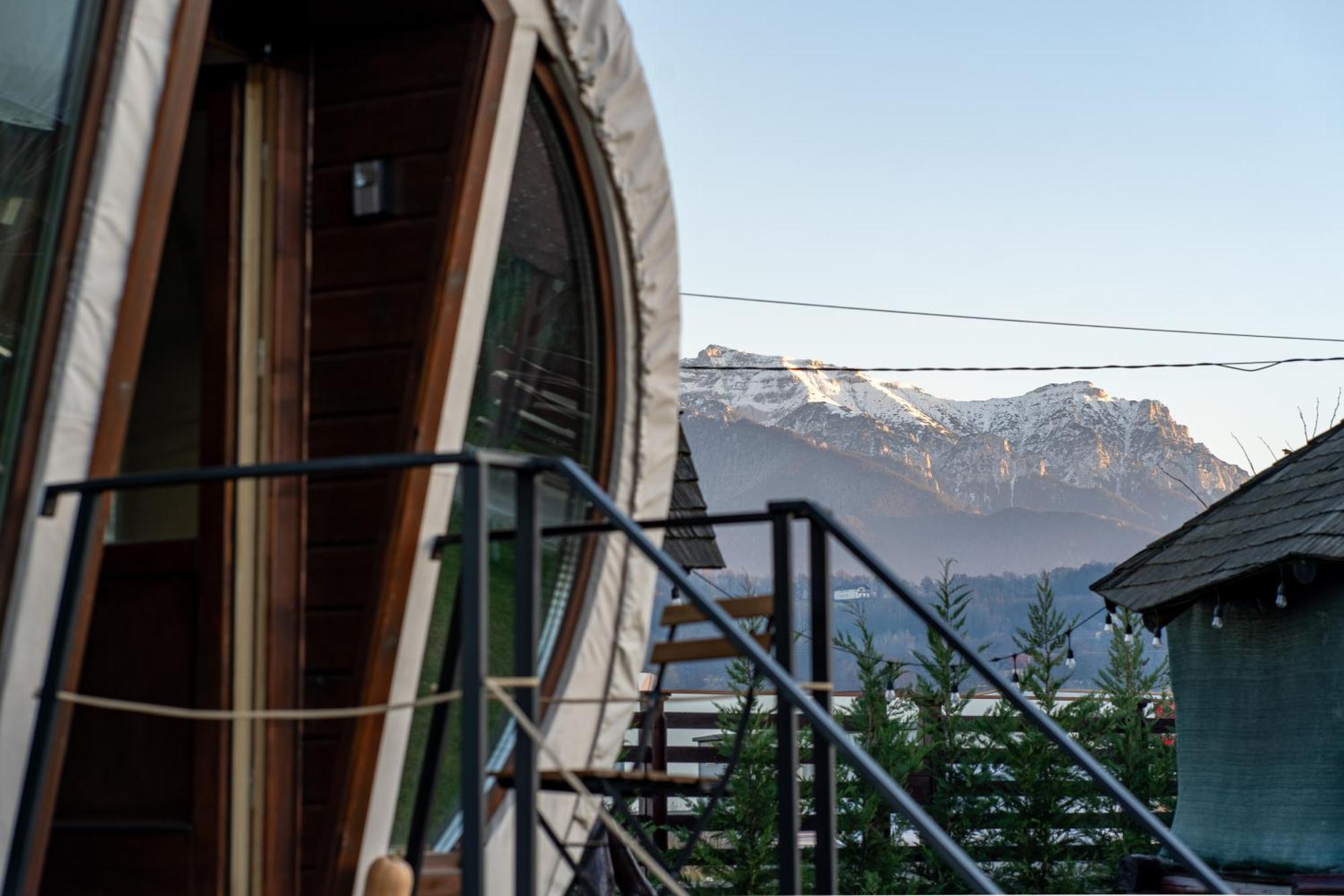 Glamp In Style Pods Resort Bran  Exterior foto
