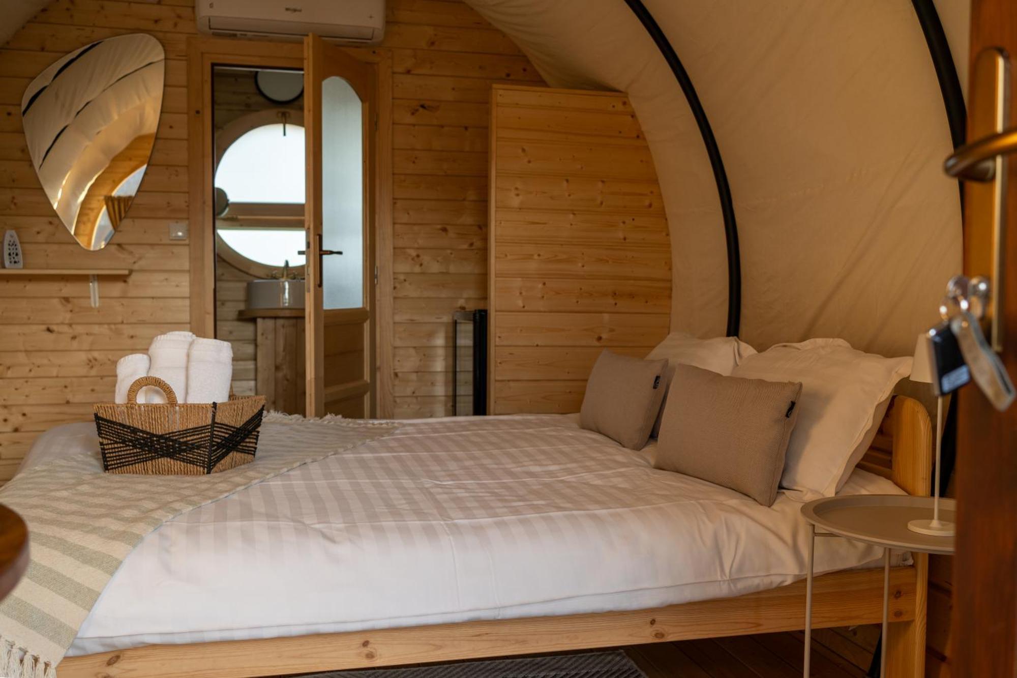 Glamp In Style Pods Resort Bran  Exterior foto