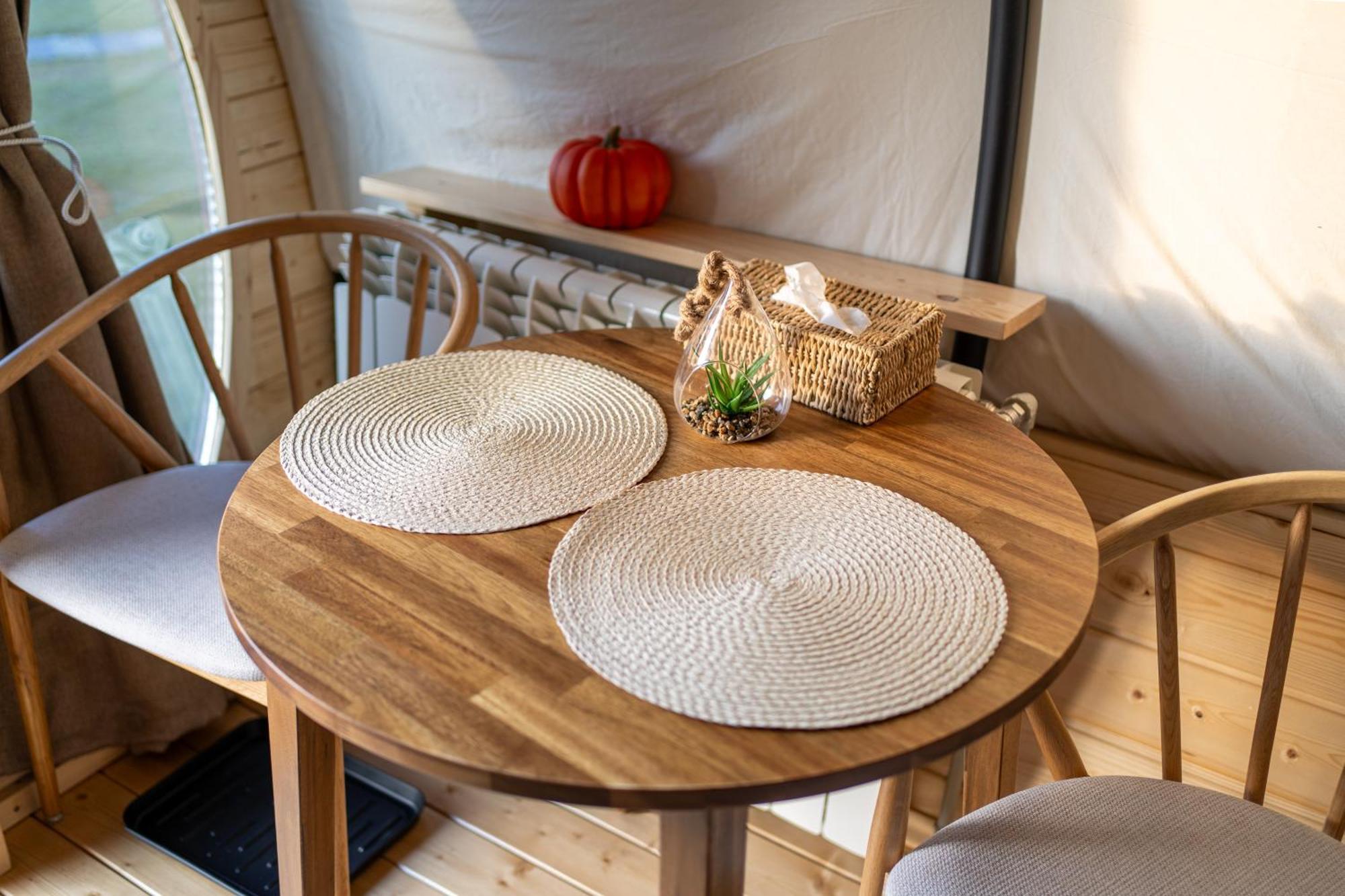 Glamp In Style Pods Resort Bran  Exterior foto
